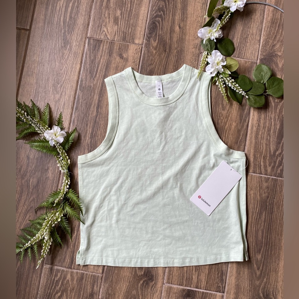 Lululemon tank NWT